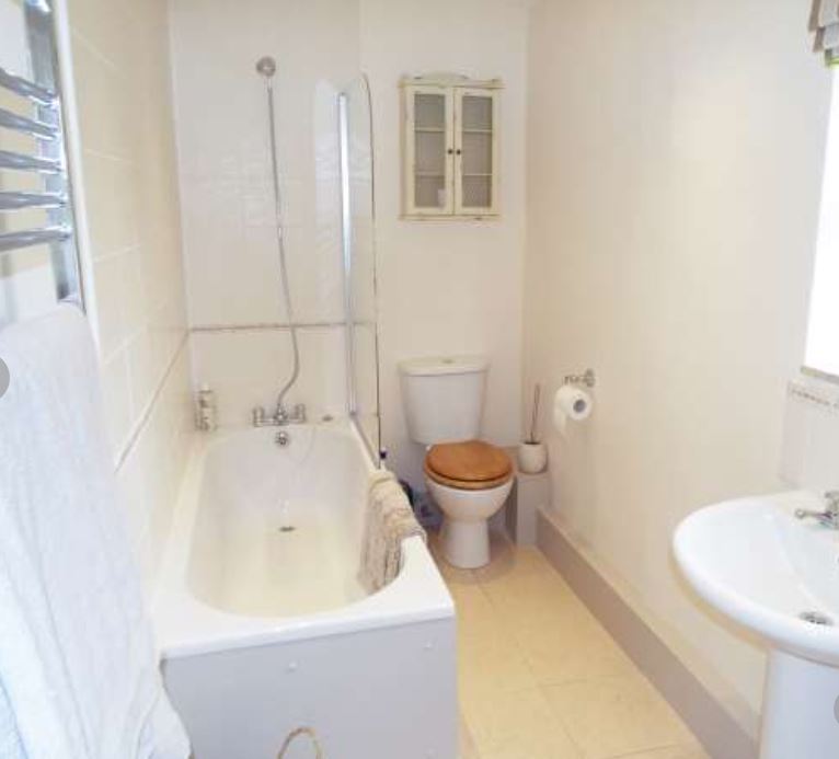 Bathroom at self catering Ross on Wye
